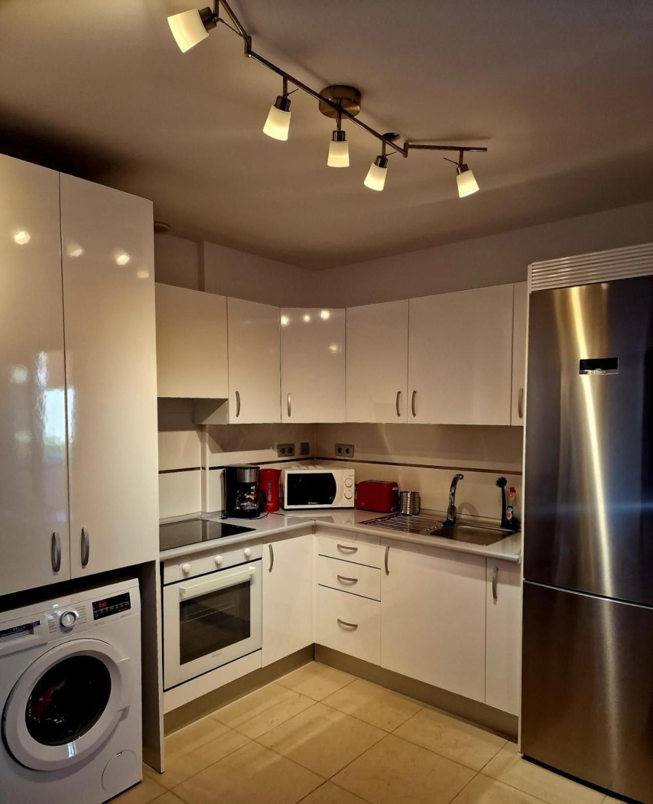 Alcala Seaside Apartment, Two Rooms, Private Parking エクステリア 写真