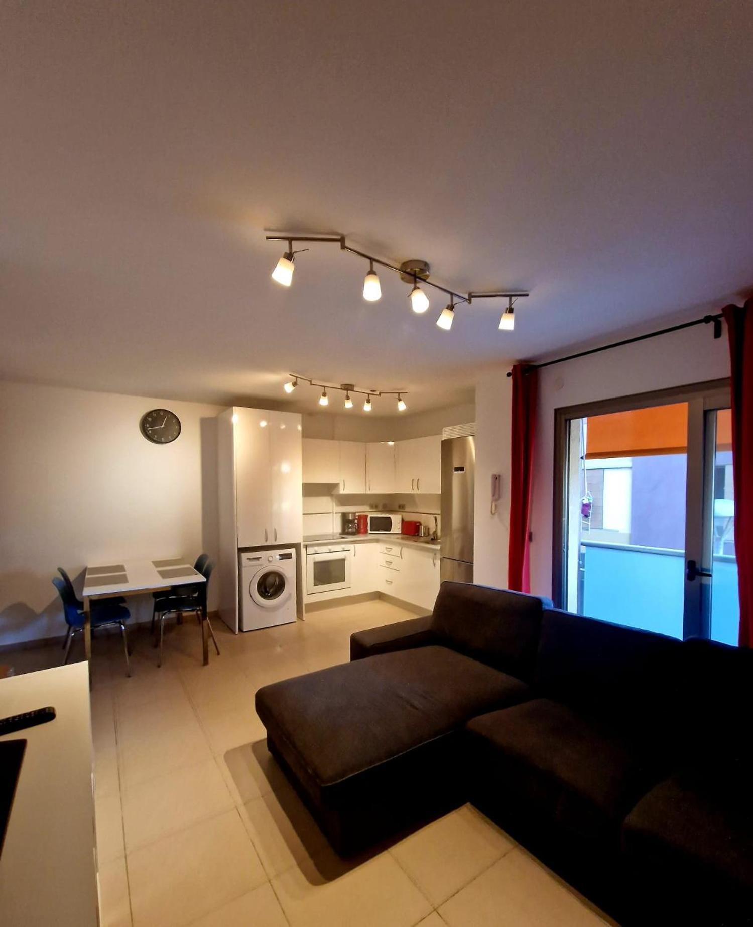 Alcala Seaside Apartment, Two Rooms, Private Parking エクステリア 写真